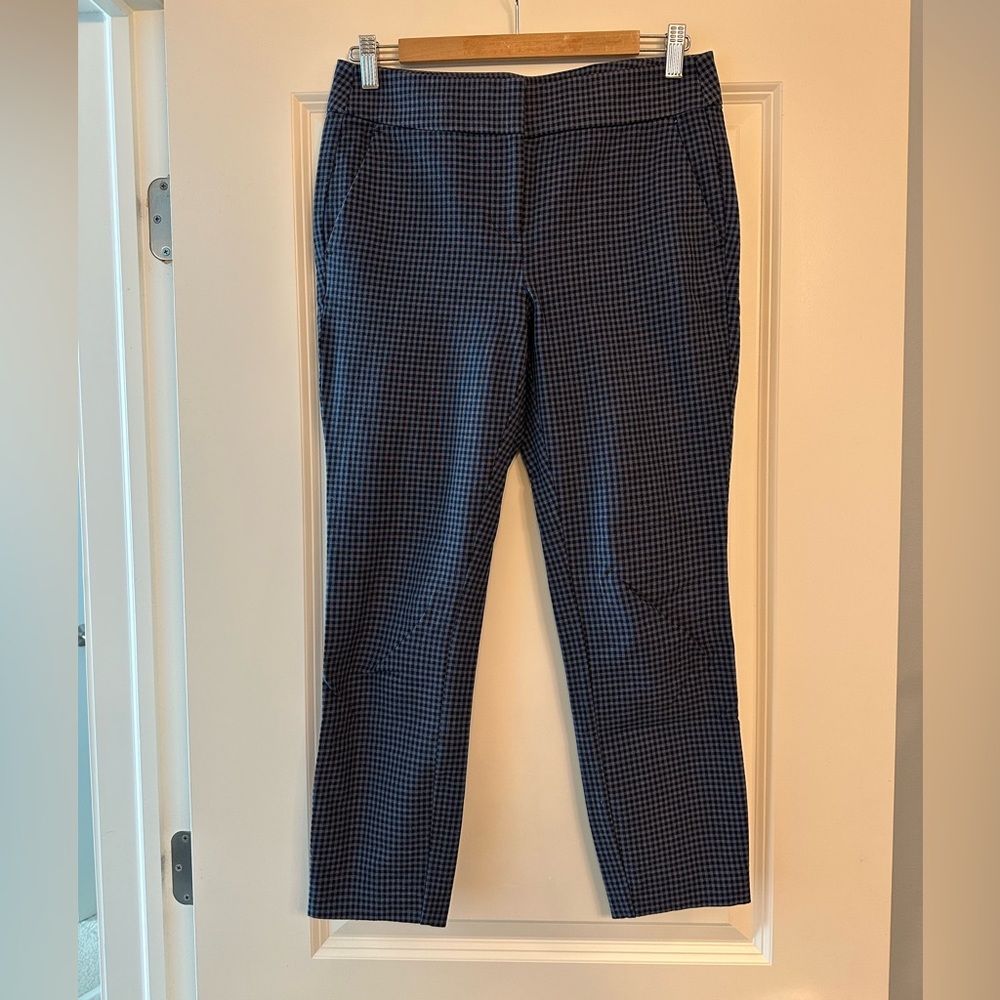 Like new LOFT pants size 4 Petite
